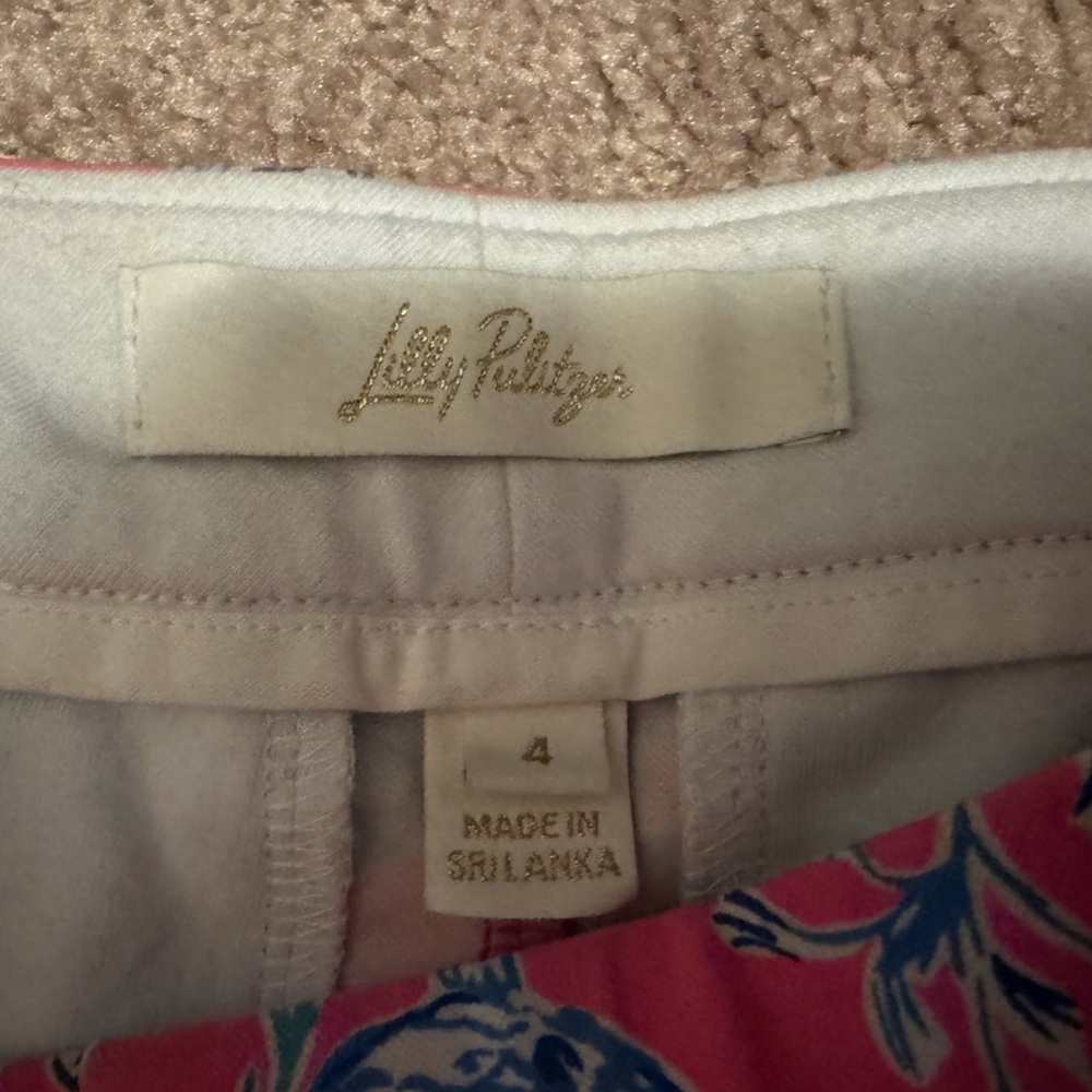 LILLY PULITZER PINK AND BLUE FLORAL PINEAPPLE SHORTS WITH GOLD BUTTON - Picture 3 of 4
